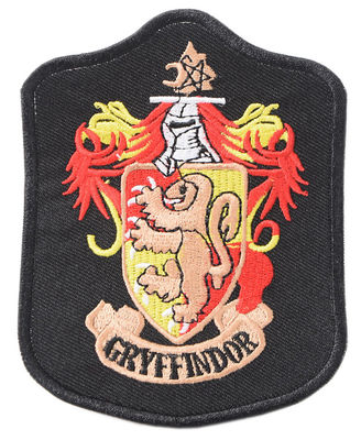 GRYFFINDORのロゴPMSはPMSの注文の刺繍パッチの鉄を着色する