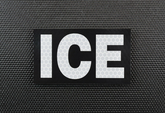 氷IR反射パッチのMerrowedのボーダーあや織りの生地のカーモの生地の背景